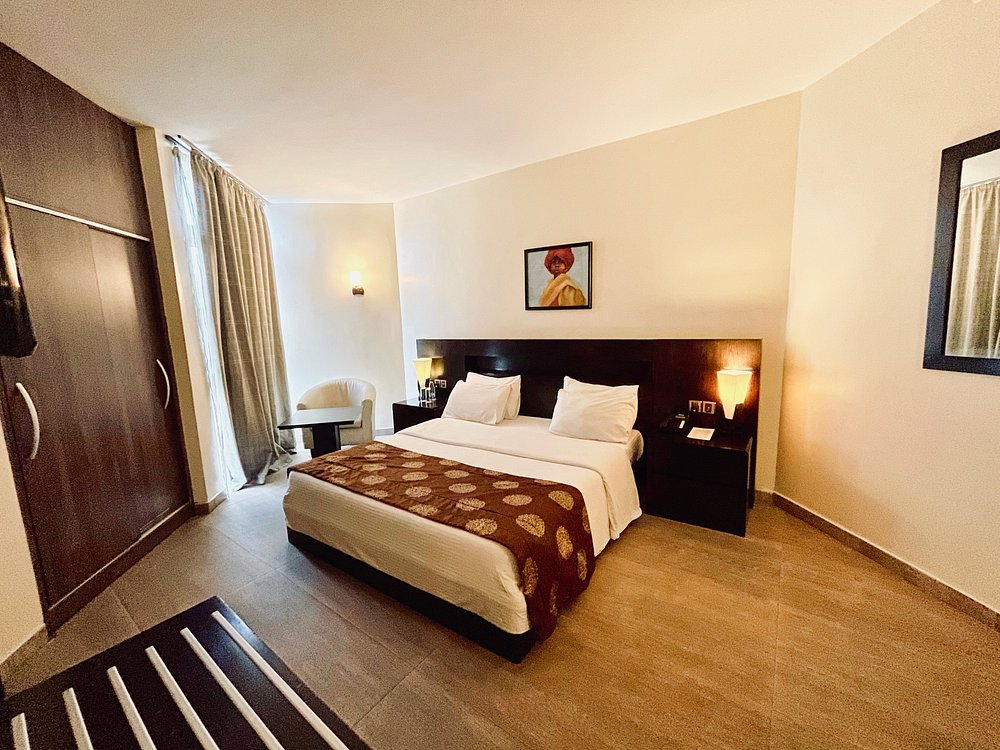 /web/uploads/116/Hotel Presidential Portharcourt/room-photos/Premier Deluxe (NO MEAL INCLUDED)/gh.jpg